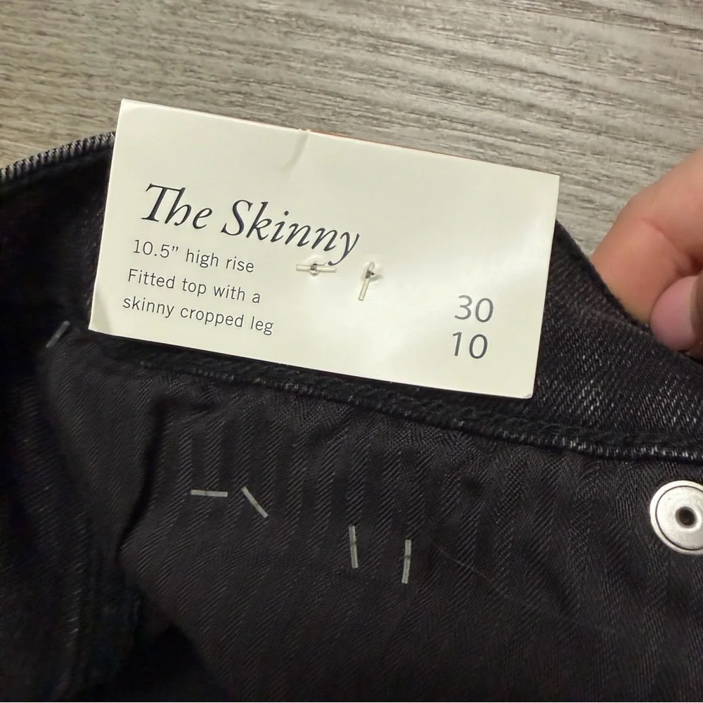 Abercrombie & Fitch The Skinny High Rise Split Hem Black Jeans-size 30/10 NWT🔥